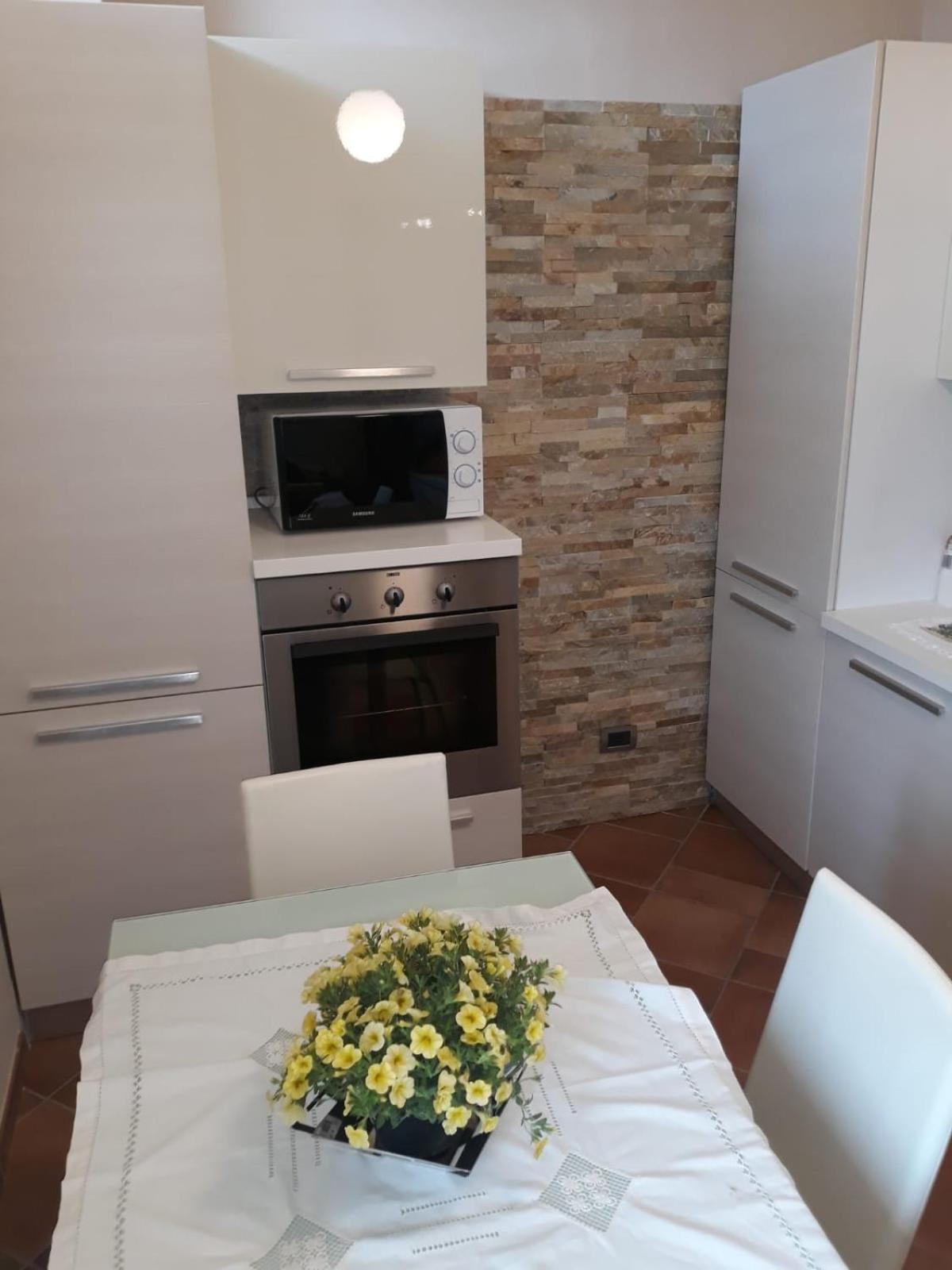 Antico Vicolo-Appartamento Martina Vercelli Ngoại thất bức ảnh